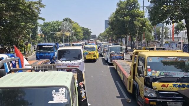 Sistem Barcode Dinilai Menyulitkan, Sopir Truk Jatim Desak Pembenahan Sistem