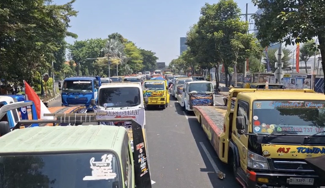 Sistem Barcode Dinilai Menyulitkan, Sopir Truk Jatim Desak Pembenahan Sistem