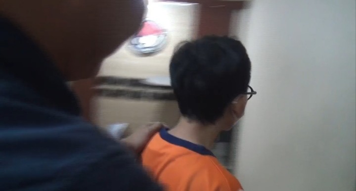 Berkedok Jualan Parfum, Perempuan Asal Jabar Edarkan Sabu dan Ekstasi di Surabaya