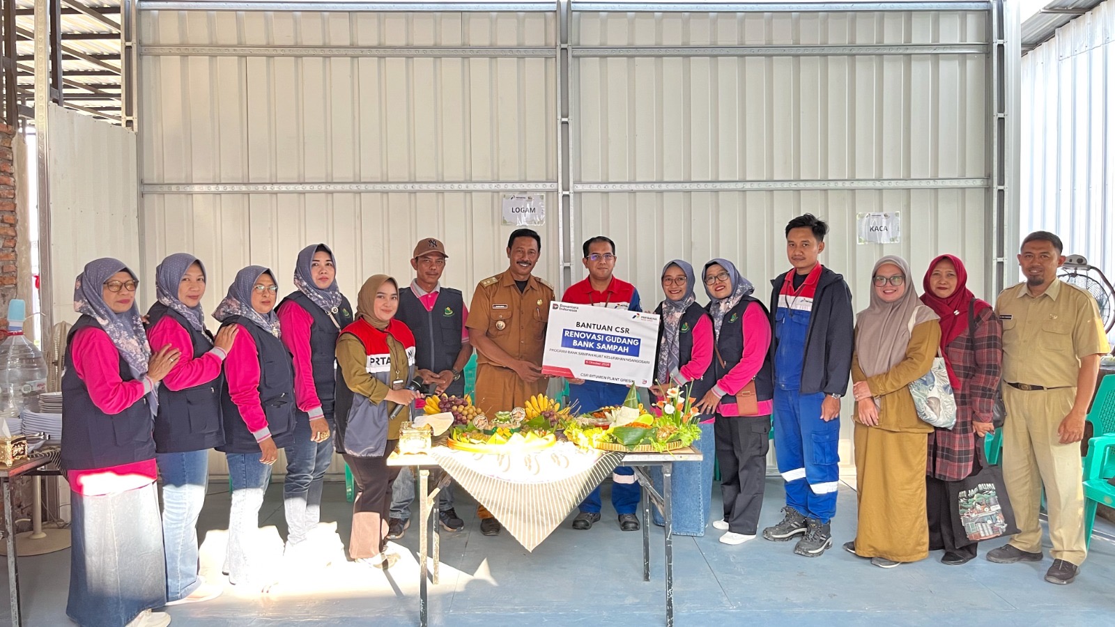 Cegah Kebakaran Lahan, Pertamina Patra Niaga Revitalisasi Bank Sampah di Kebomas Gresik