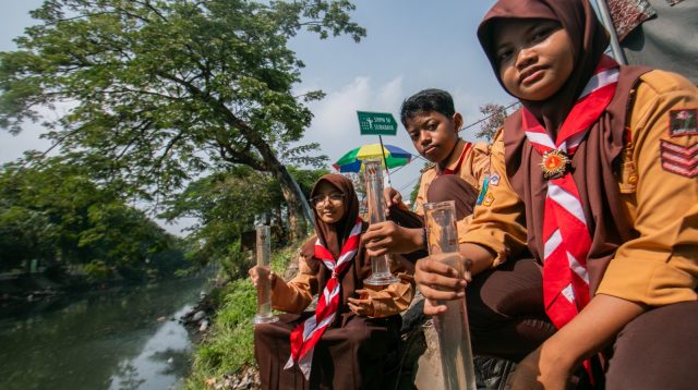 Gawat, Uji Air Siswa SMPN 58 Surabaya Temukan Kali Tebu Tercemar Berat