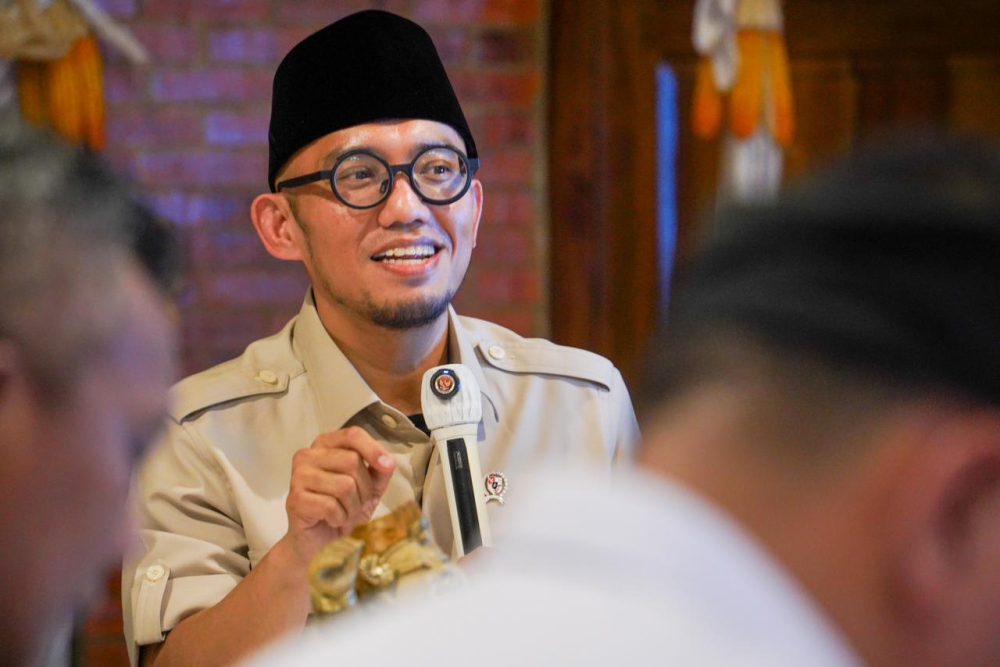 Wakil Menteri Haji dan Umrah Dahnil Anzar Simanjuntak menyampaikan keterangan kepada awak media.