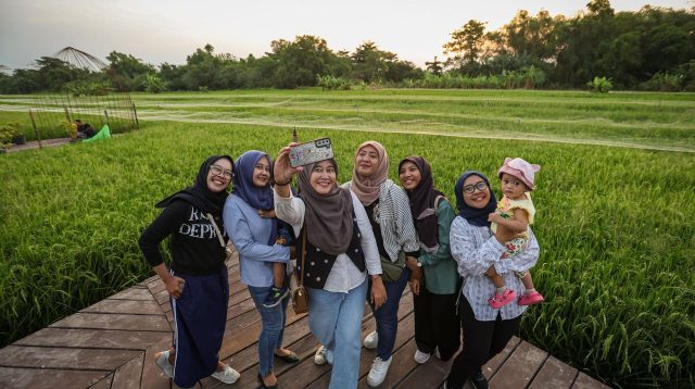 Pemkot Surabaya Uji Coba Hutan Kota Jeruk Buka Hingga Malam Hari