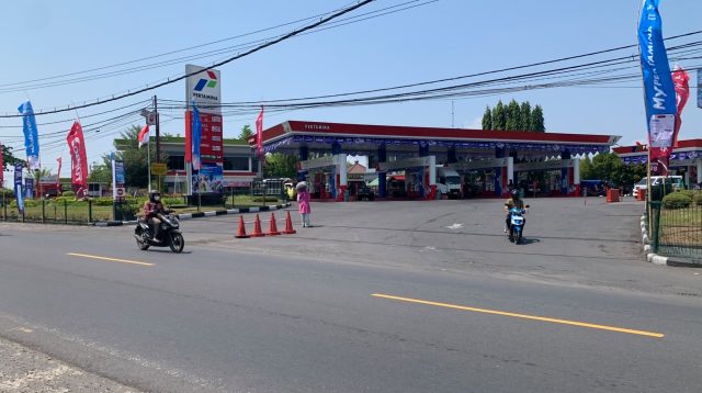 Sungai Surut Akibat El Nino Picu Antrean BBM di Daerah, ESDM Beralih ke Truk Tangki