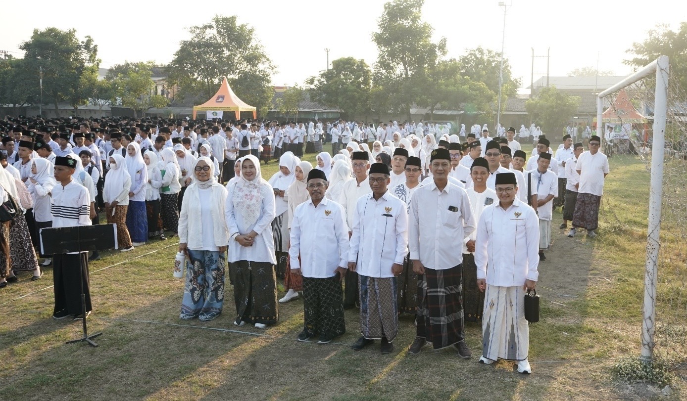 Peringati Hari Santri 2026, Santri dan Civitas Academica UMAHA Ngaji Kitab Adab