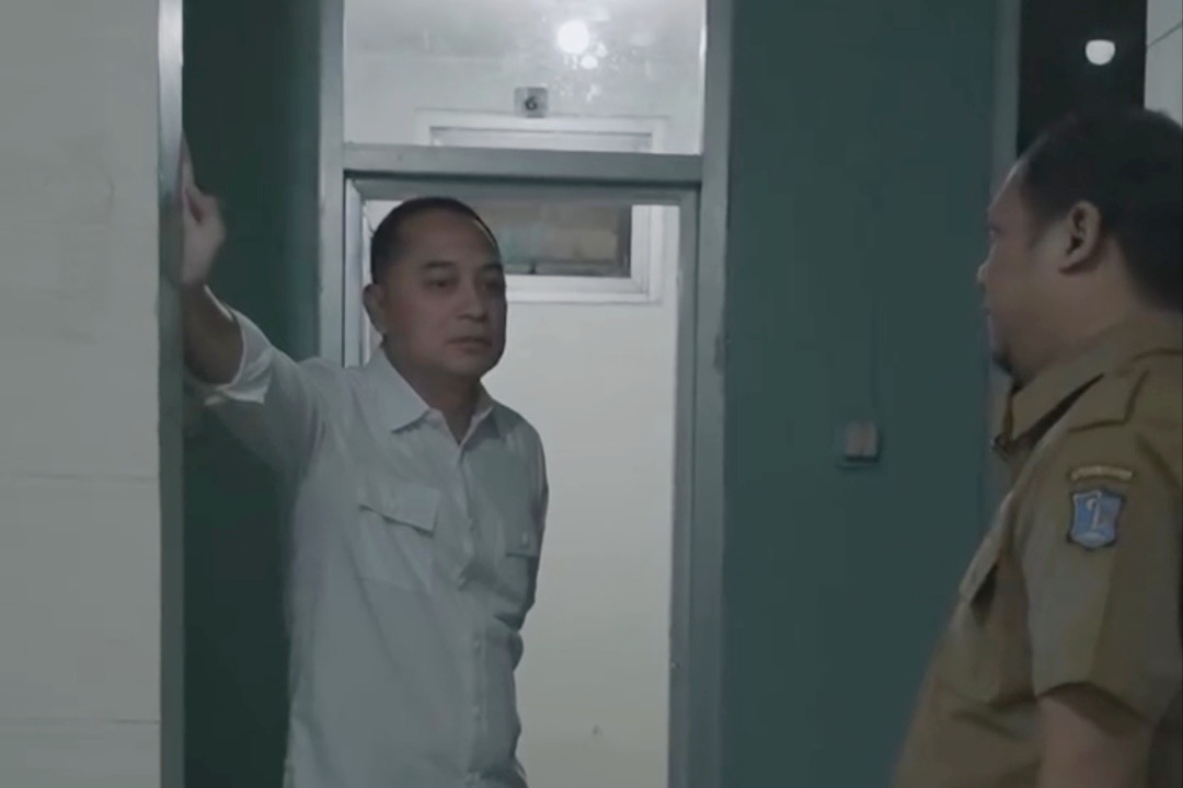 Wali Kota Eri Minta Kamar Mandi SD-SMP Negeri di Surabaya Bersih Seperti Mal