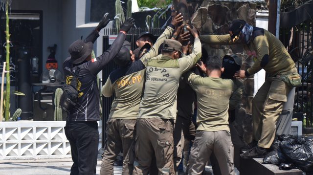 Surabaya Targetkan 224 Jalan Bebas Kabel Ilegal