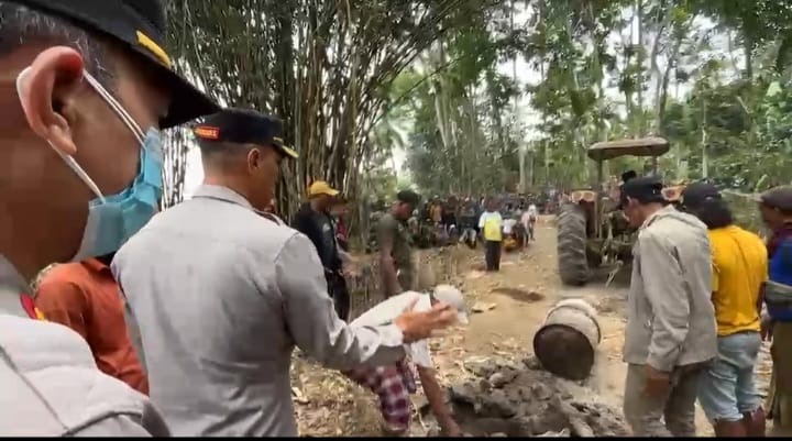 Polisi Tangkap 2 Provokator Blokade Jalan PT Kalijeruk Baru Lumajang
