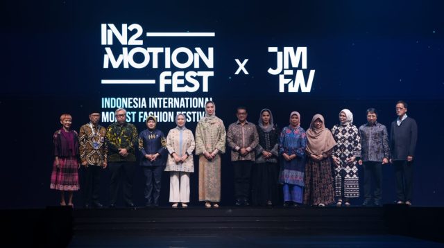 Bawa Wastra Jawa Timur ke Panggung Dunia, UMKM Lokal Tampil di IN2MOTIONFEST x JMFW 2026