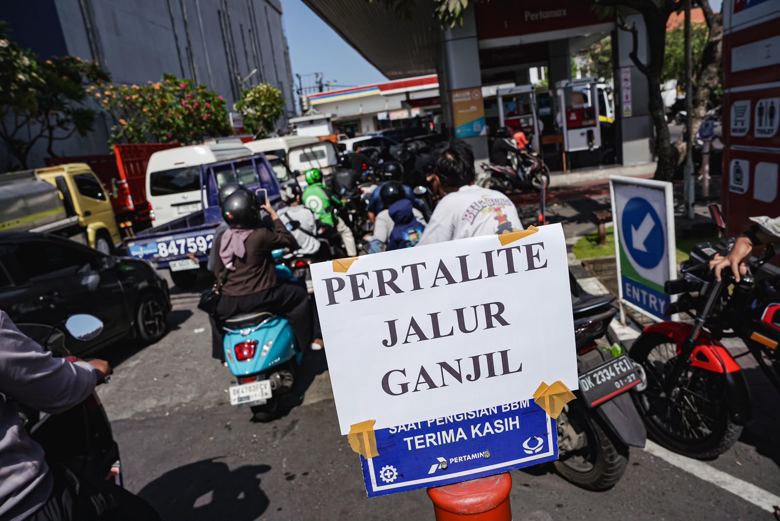 Penerapan Ganjil Genap BBM Mulai Urai Antrean Panjang di SPBU Bali
