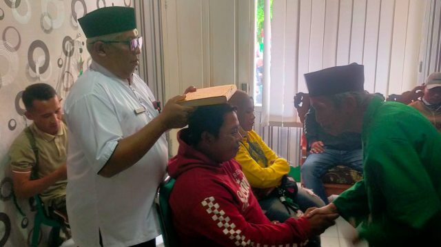 Batal Sumpah Pocong, Konflik Tuduhan Santet di Lumajang Berakhir Damai di Bawah Al-Qur'an