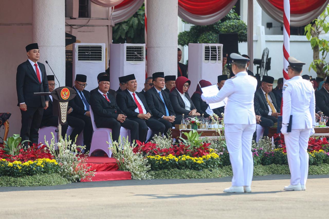 Upacara HUT ke-81 Jatim di Surabaya, Eri Cahyadi Dorong Penguatan Sinergi Ekonomi dan Transportasi