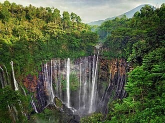 Wisatawan Tumpak Sewu Terus Meningkat, Pemkab Lumajang Siapkan Tangga Baru