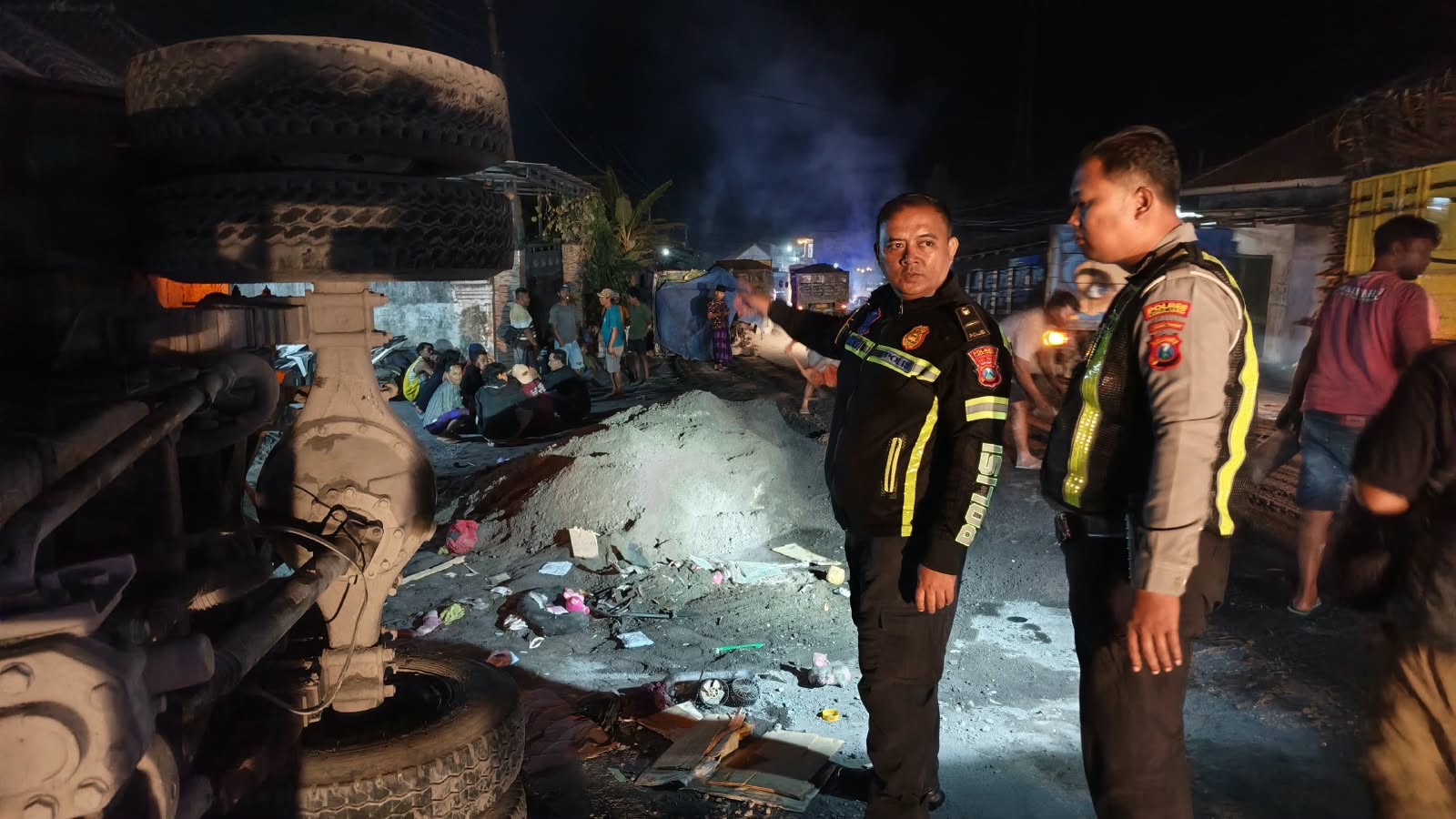 Tragedi Truk Rem Blong di Lumajang, Pasutri Tewas Usai Hantam Kendaraan dan Avanza